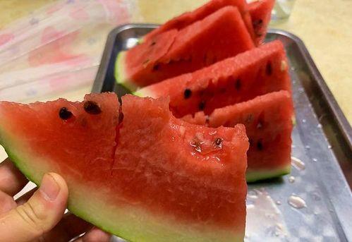 网红跟榜一大哥吃瓜大地雷,揭秘网络直播幕后真相