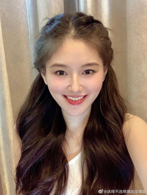 qq吃瓜网红,网络红人的崛起与影响力